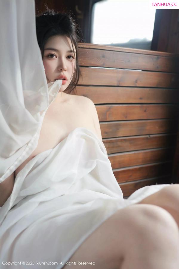   [XiuRen]高清写真图 2025.05.13 No.10269 林若凡F 黄色旗袍第59张图片